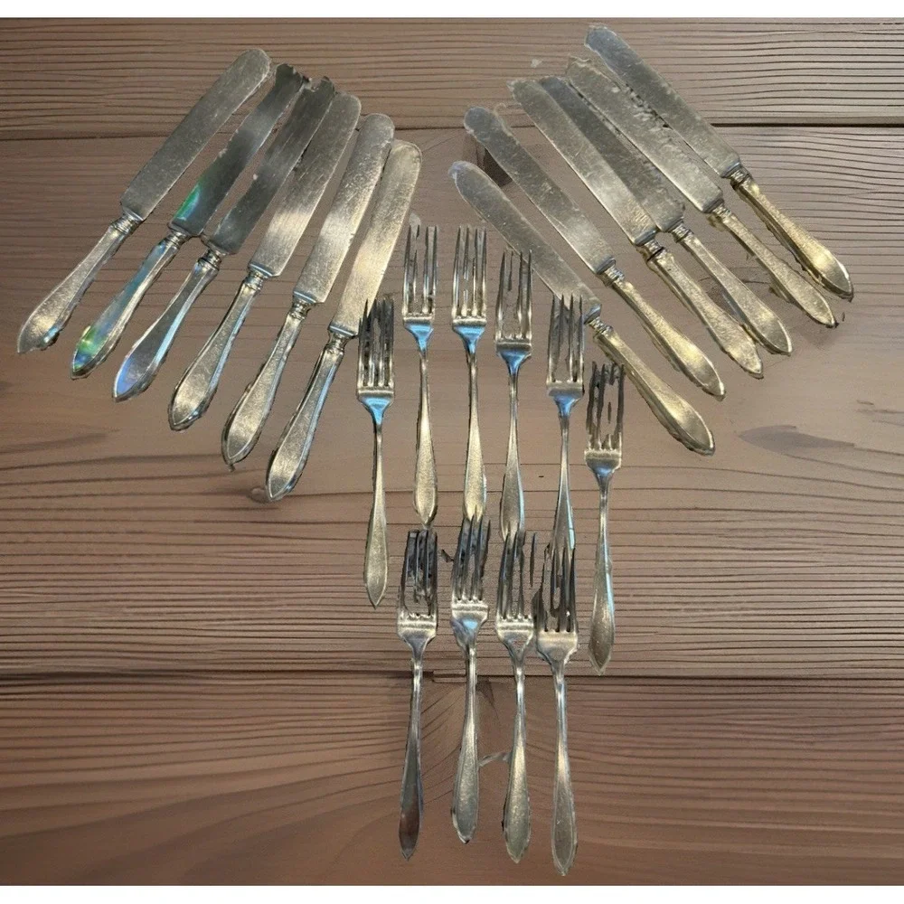 Antique Wm Rogers Pat 18 X12 Silverplate Flatware 12 Knives 11 Forks 23Pc
